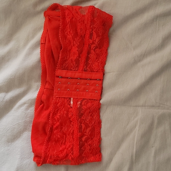 Red Lace Badeau Size Large - Picture 2 of 2